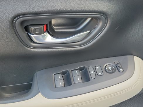 Used 2025 Honda HR-V LX image 20