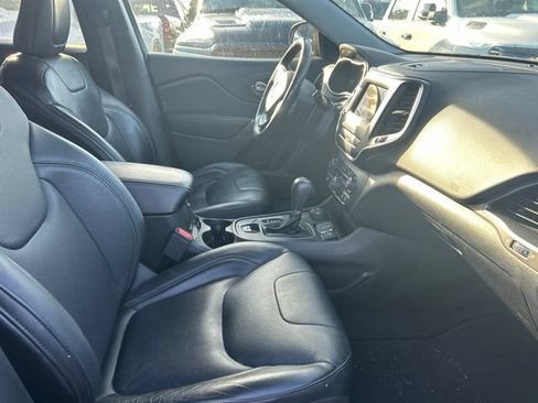 Used 2020 Jeep Cherokee Latitude Lux w/ Comfort/Convenience Group AWD/4WD image 7