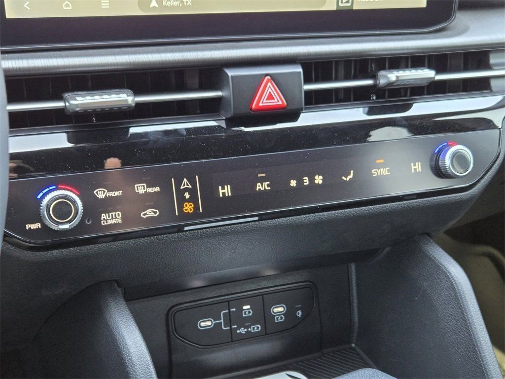 New 2026 Kia Sportage X-Line w/ X-Line Technology Package AWD/4WD image 17
