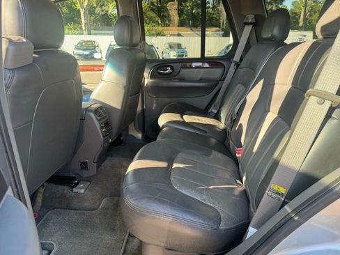 Used 2004 GMC Envoy SLT image 16
