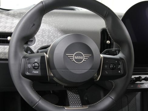 Certified 2025 MINI Cooper S image 7