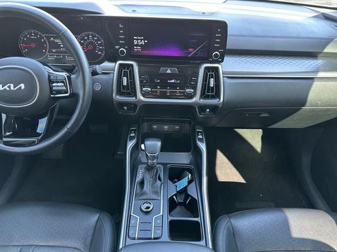 Used 2022 Kia Sorento S FWD image 16