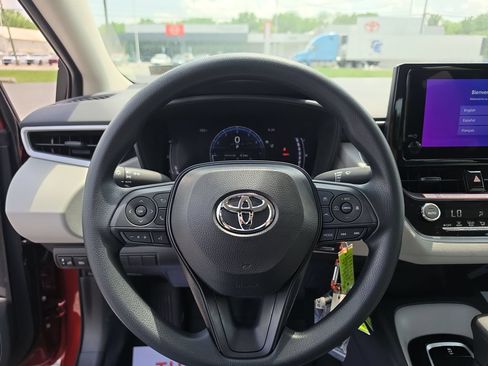 Used 2026 Toyota Corolla LE FWD image 10