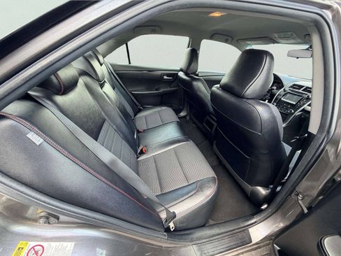 Used 2015 Toyota Camry SE FWD image 25