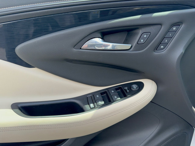 Used 2018 Buick Envision Essence FWD image 13