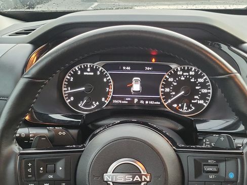Used 2025 Nissan Pathfinder SL AWD/4WD image 22