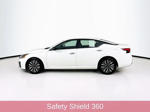 Used 2025 Nissan Altima 2.5 SV FWD image 4