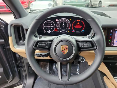 New 2026 Porsche Cayenne Base image 32