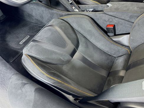 Used 2024 McLaren 750S image 18