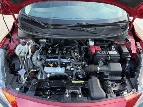 Used 2025 Nissan Versa SV image 32