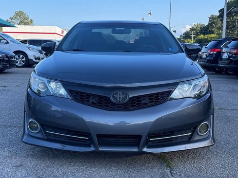 Used 2012 Toyota Camry SE w/ Leather Pkg FWD image 2