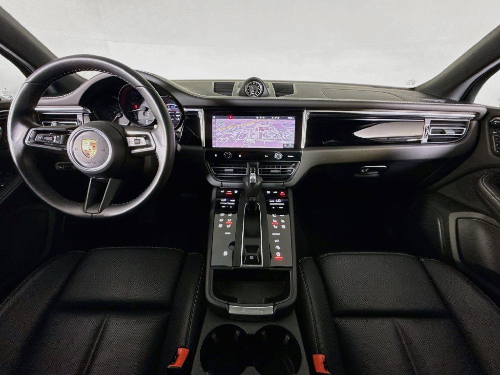 Used 2024 Porsche Macan AWD/4WD image 11