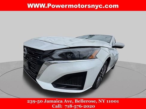 Used 2024 Nissan Altima 2.5 SV w/ SV Premium Package FWD image 11