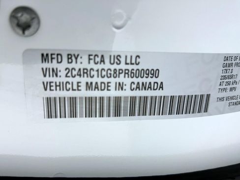 Used 2023 Chrysler Voyager LX image 24