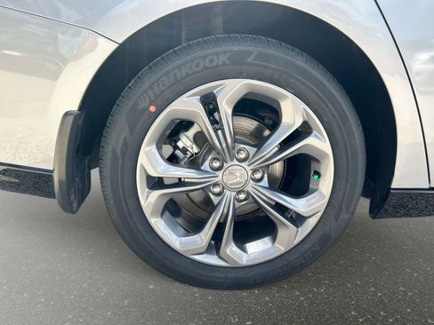 Used 2023 Honda Accord EX-L image 5