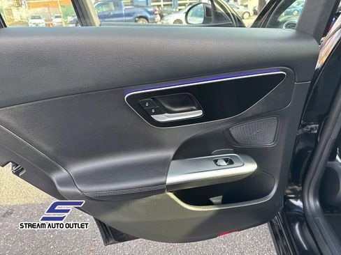 Used 2025 Mercedes-Benz C 300 4MATIC Sedan image 29