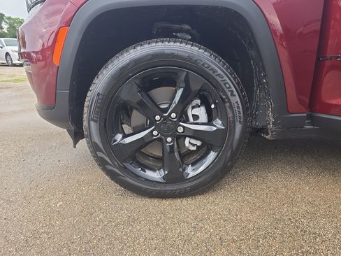 New 2025 Jeep Grand Cherokee L Limited w/ Black Appearance Package image 40