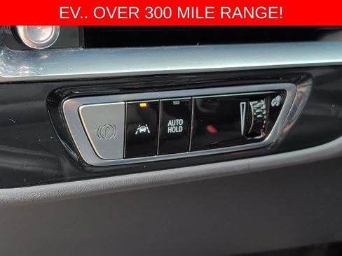 Used 2024 Cadillac Lyriq Luxury w/ LPO, Floor Liner Package AWD/4WD image 14