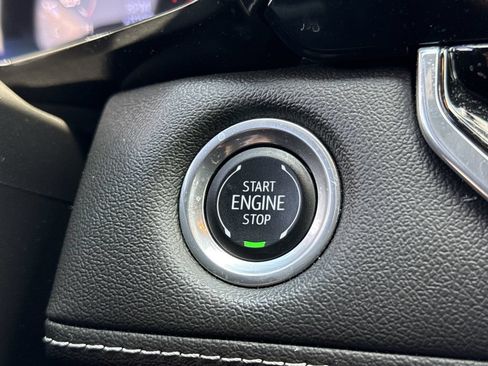 Used 2024 Chevrolet Colorado LT AWD/4WD image 34
