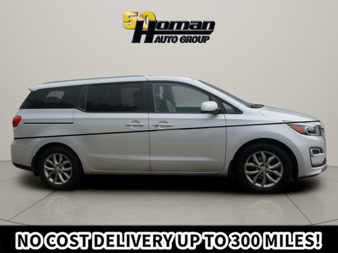 Used 2019 Kia Sedona EX FWD image 6