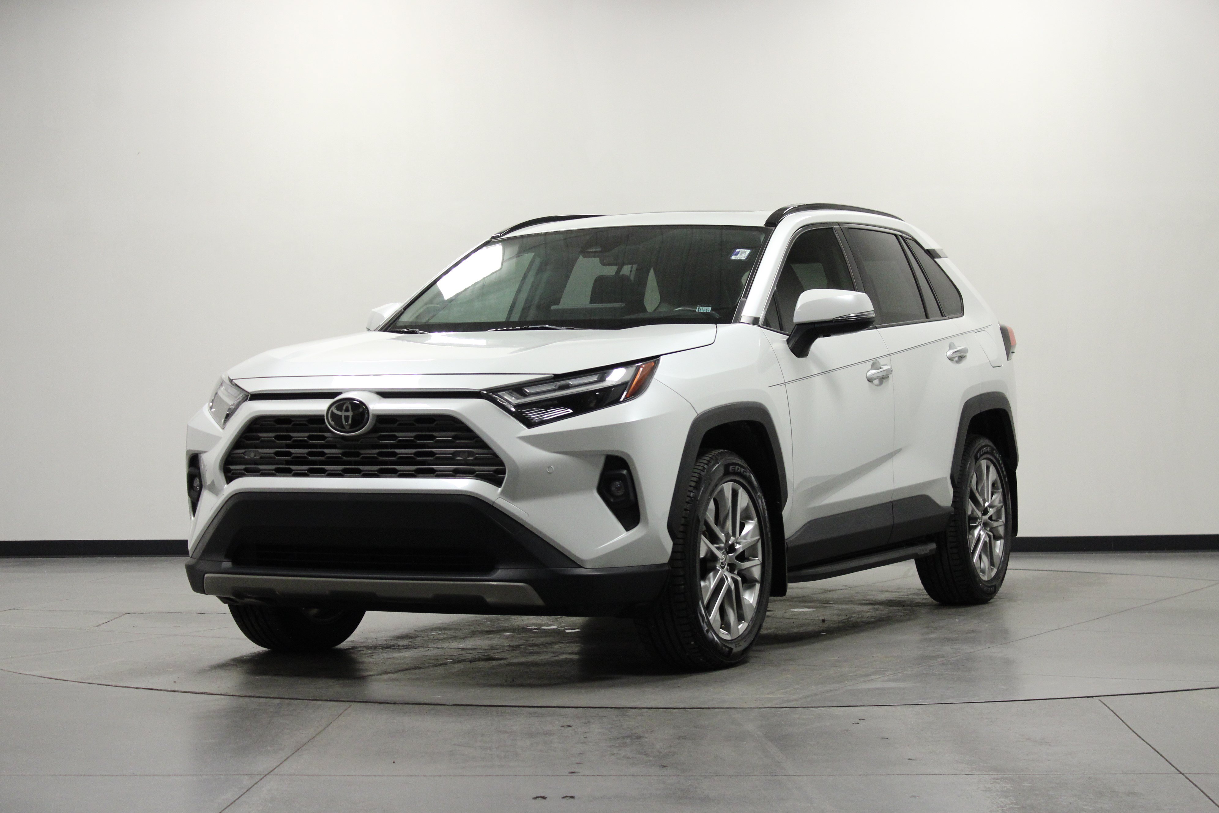 Used 2023 Toyota RAV4 Limited FWD image 8