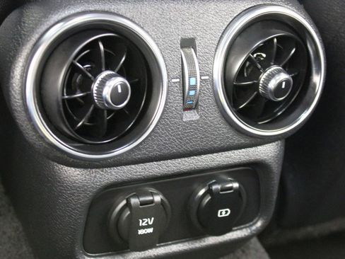 Used 2021 Kia Stinger GT image 37