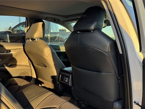 Used 2023 Toyota Camry XSE image 12