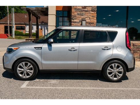 Used 2015 Kia Soul + FWD image 6