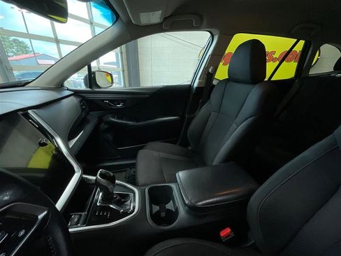 Used 2022 Subaru Outback Premium image 11