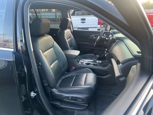 Used 2019 Chevrolet Traverse Premier w/ LPO, Blackout Package AWD/4WD image 18