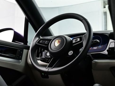Certified 2024 Porsche Cayenne Coupe AWD/4WD image 21