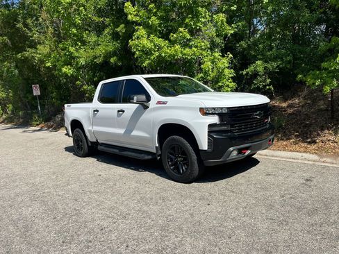 Used 2021 Chevrolet Silverado 1500 LT Trail Boss w/ Convenience Package II AWD/4WD image 2