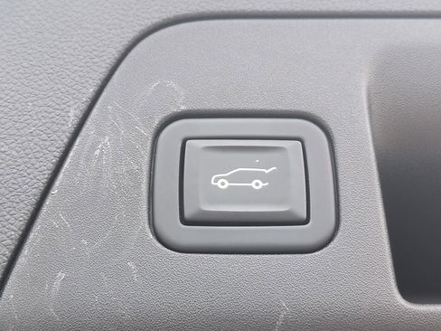 Certified 2021 Buick Envision Essence w/ Technology Package I image 21