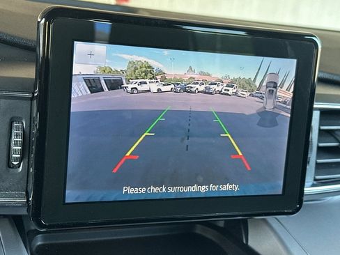 Used 2023 Ford Explorer XLT w/ Equipment Group 202A AWD/4WD image 19
