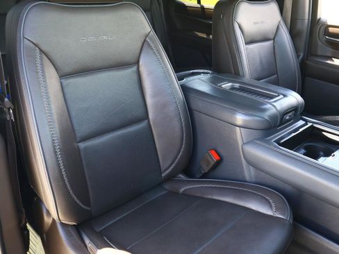 Used 2021 GMC Yukon Denali RWD image 18