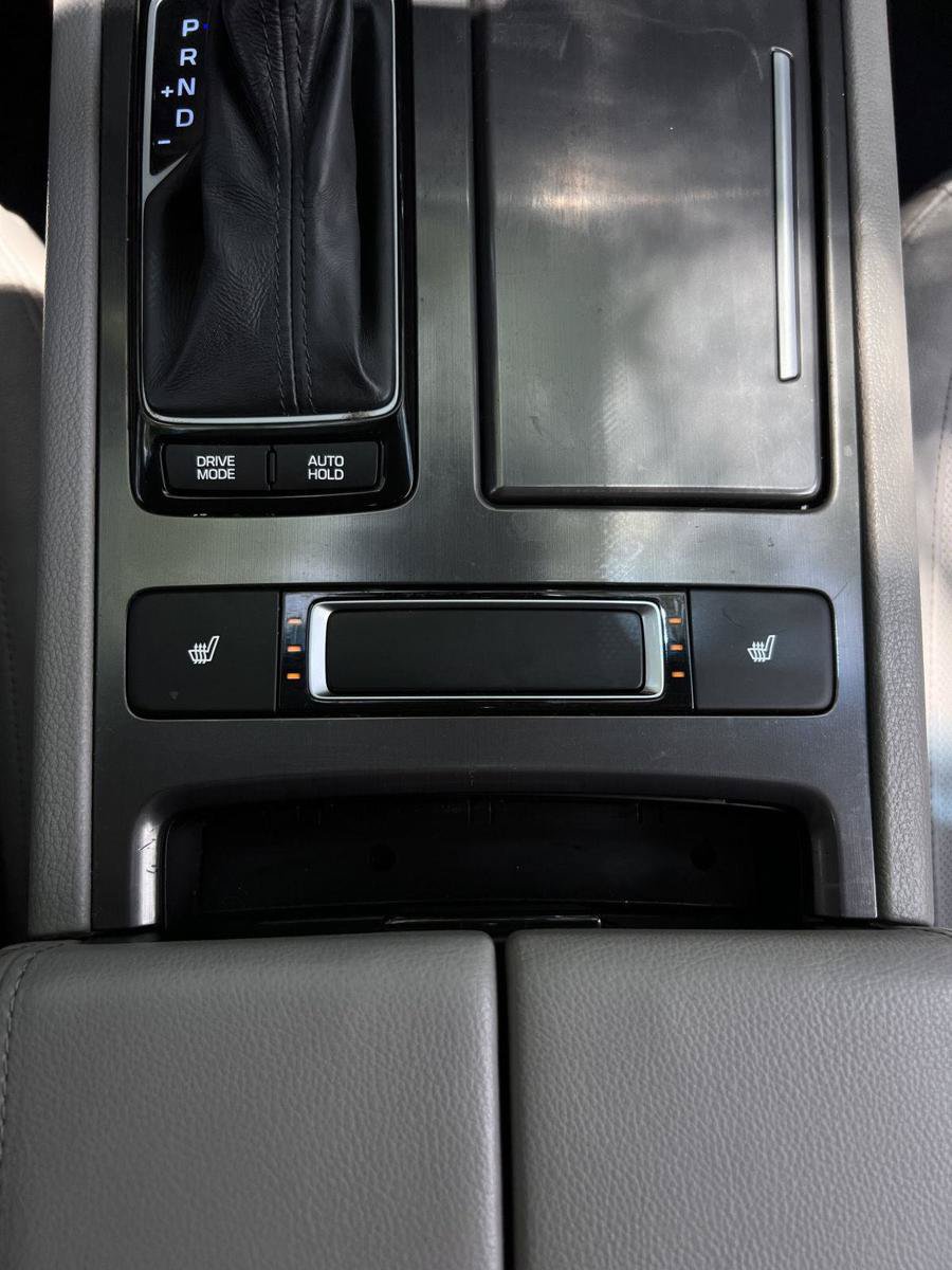 Used 2018 Genesis G80 3.8 RWD image 23