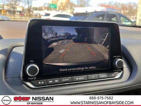 Used 2023 Nissan Rogue S image 27