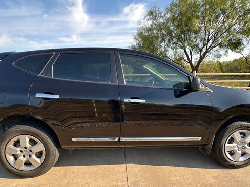 Used 2011 Nissan Rogue S image 6