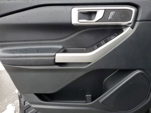 Used 2022 Ford Explorer XLT w/ Equipment Group 202A image 21