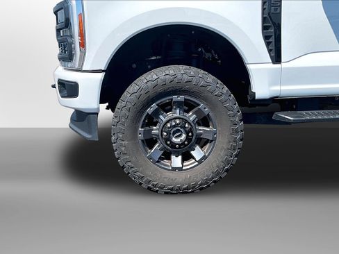 Used 2023 Ford F250 Lariat w/ Sport Appearance Package AWD/4WD image 3