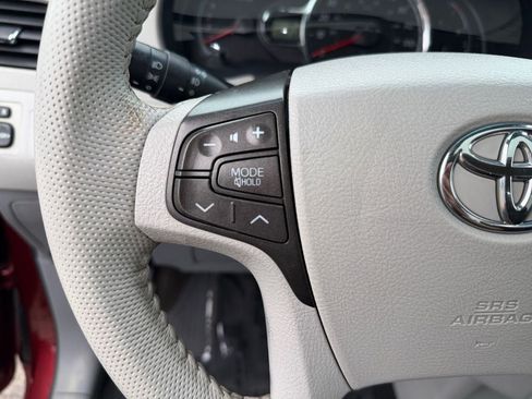 Used 2013 Toyota Sienna SE FWD image 15