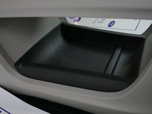 Used 2024 Chrysler Pacifica Limited image 25