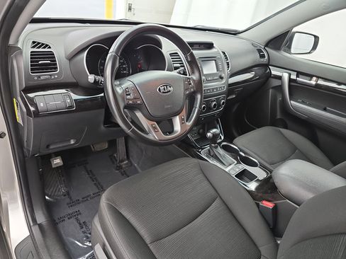 Used 2014 Kia Sorento LX image 15