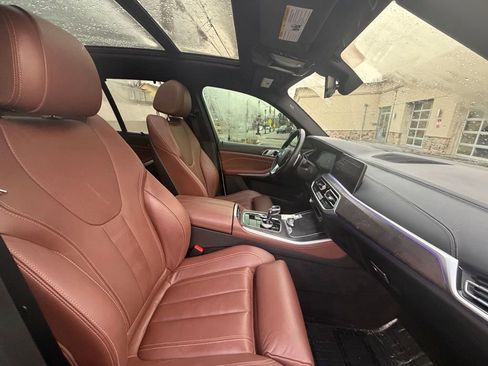 Used 2021 BMW X5 xDrive40i image 11