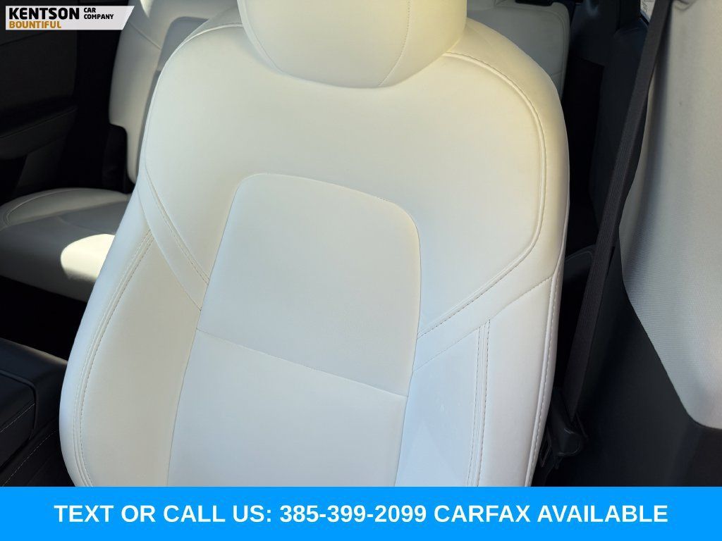 Used 2024 Tesla Model Y Performance AWD/4WD image 28