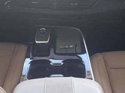 Used 2025 Buick Enclave Preferred w/ Power Package FWD image 6