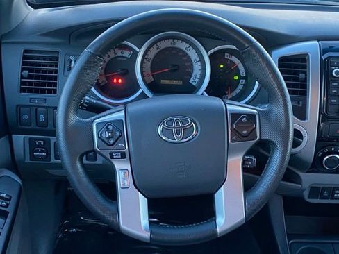 Used 2015 Toyota Tacoma 4x4 Double Cab image 12