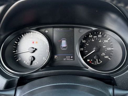 Used 2018 Nissan Rogue SL w/ Premium Package image 20