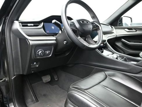 Used 2024 Jeep Grand Cherokee L Limited w/ Luxury Tech Group II image 23