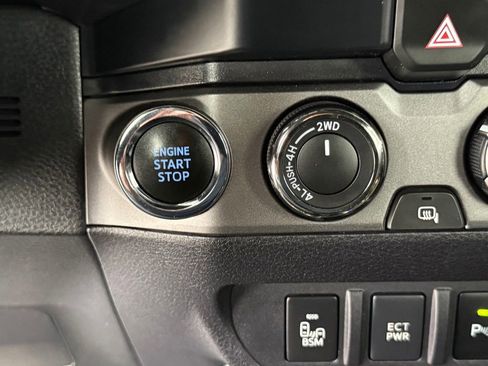 Used 2019 Toyota Tacoma TRD Sport image 26